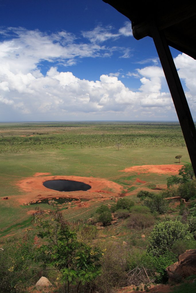 04-Waterhole at the Lodge.jpg - Waterhole at the Lodge